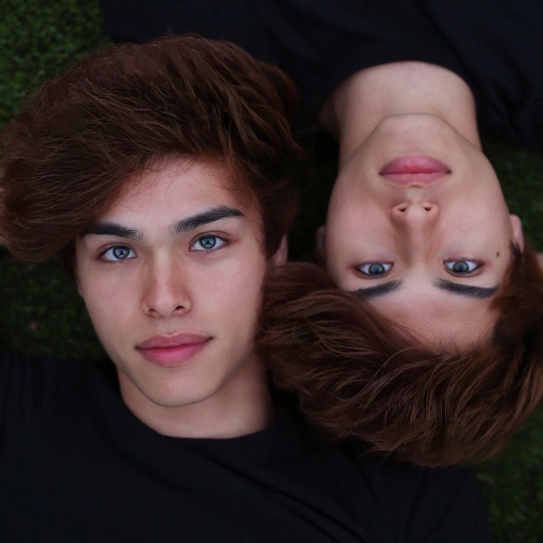 Stokes Twins (@stokestwins)